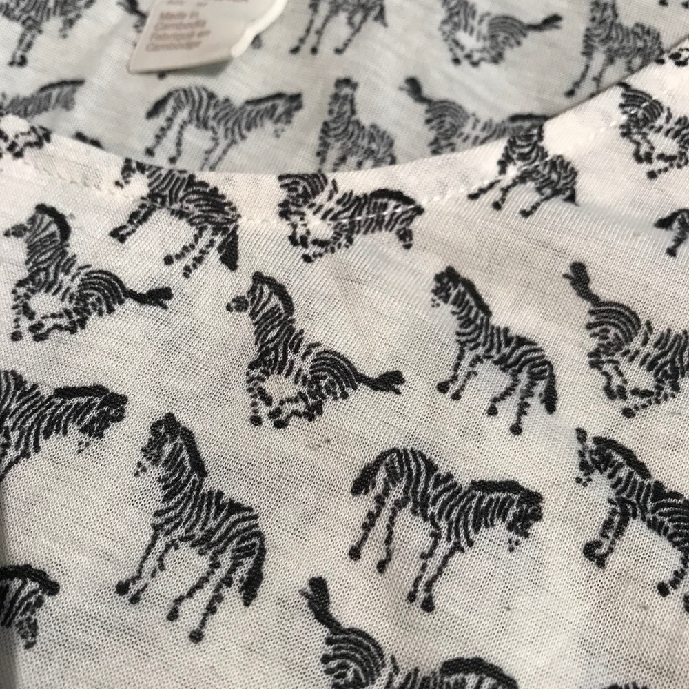 H&M Zebra Top - Picture 2 of 3